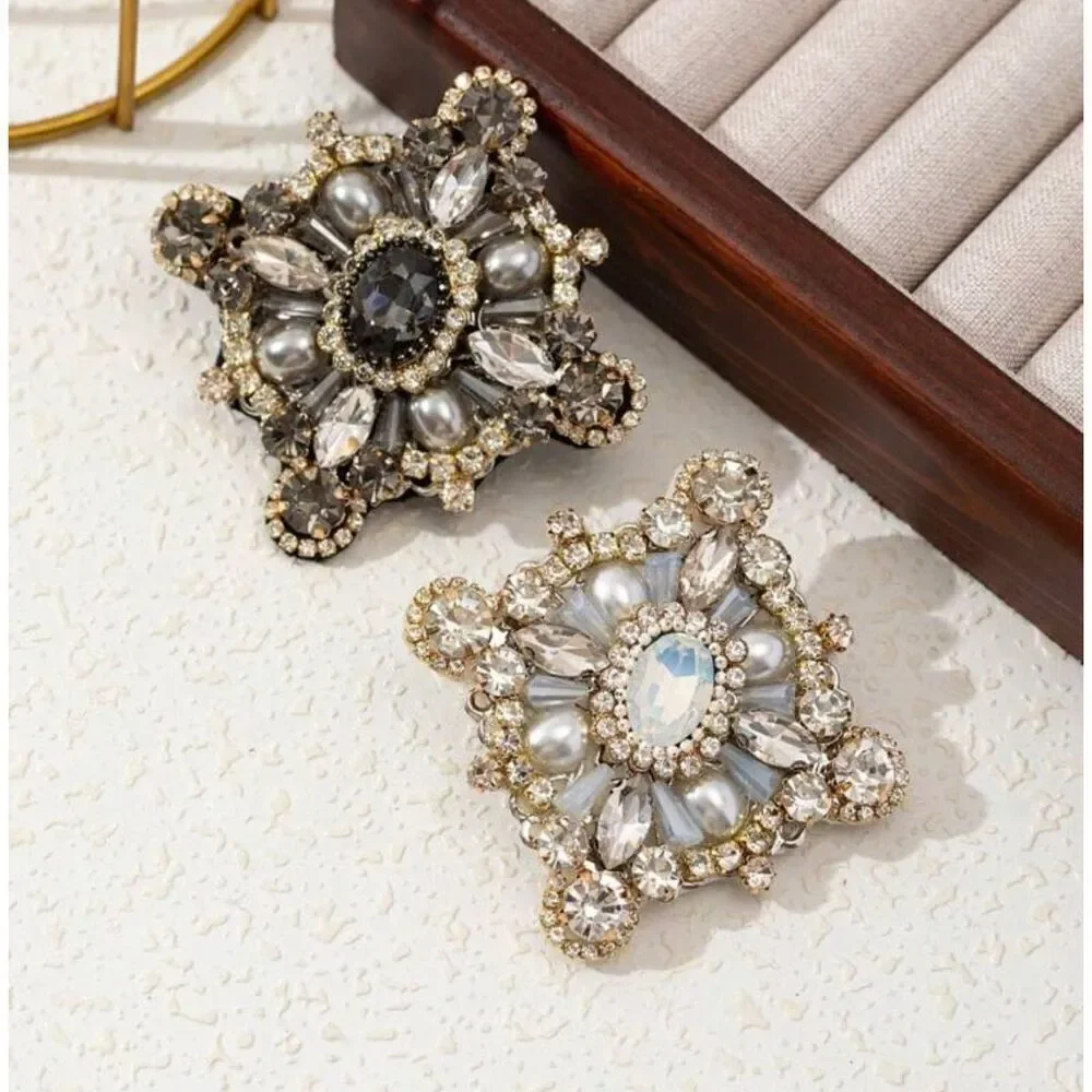 Beautiful Victorian Style Lapel Clip
